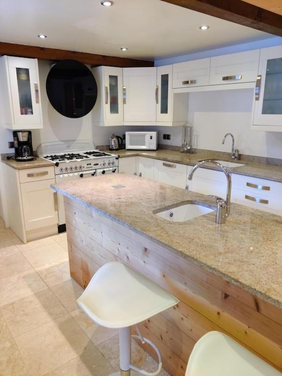 Spacious Ski Chalet In Traditional French Village, Sleeps 8, Four Star With Fibre Broadband Abondance Zewnętrze zdjęcie